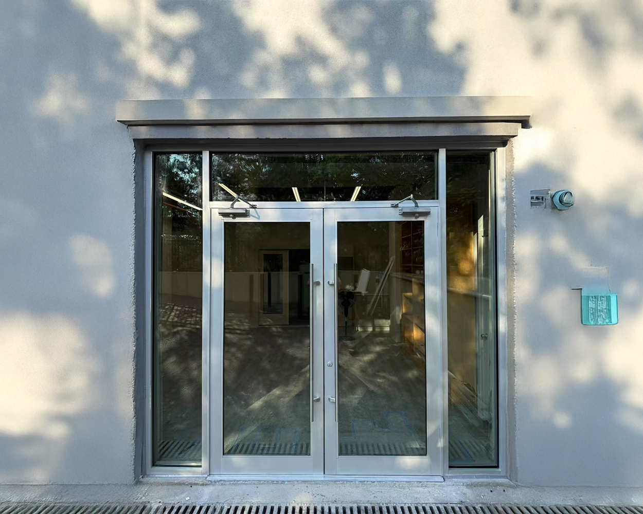 Powder-Coated Aluminum Double Glass Entry Door (Full-View, Side-Lite System, Heavy-Duty Closers)