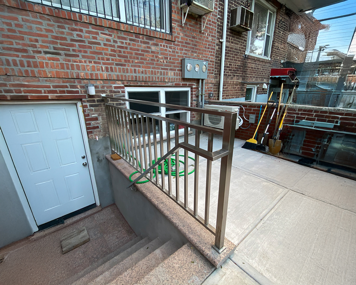 Custom Stainless Steel Driveway Gate & Fence System (Swing/Sliding, Decorative Panels, Optional Powder-Coated Finish)