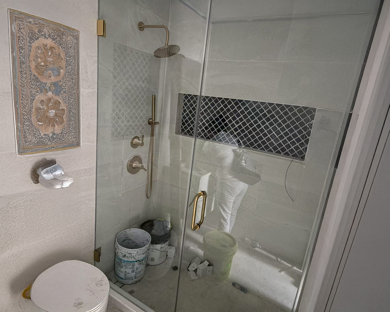 Custom Frameless Tempered Glass Shower Enclosure with 304 Stainless Steel Hardware (Powder-Coated Finish Optional)