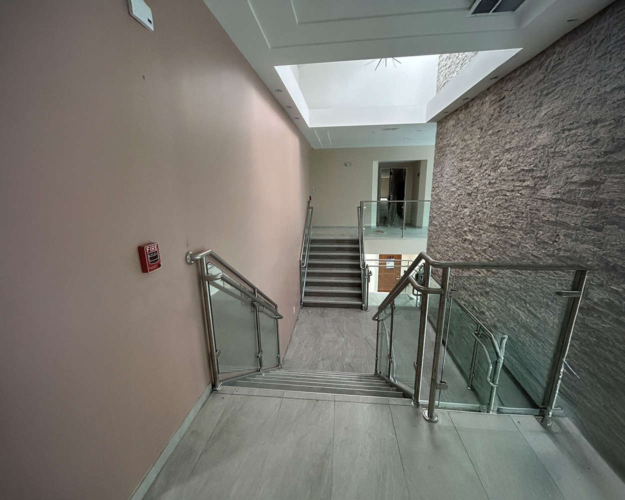 Frameless Tempered Glass Stair Railing System (Stainless Steel & Powder Coated Options)