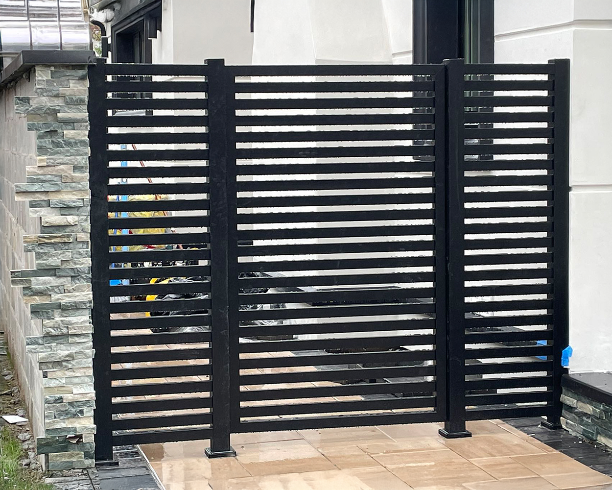 Linear Shield Painted Stainless Steel Privacy Fence System