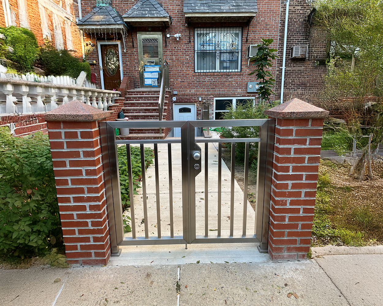 Urban Line Brushed Stainless Steel Front Yard Fence